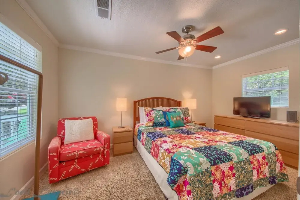 Yellow Rose Cl 2459 1 Bedroom Home by RedAwning