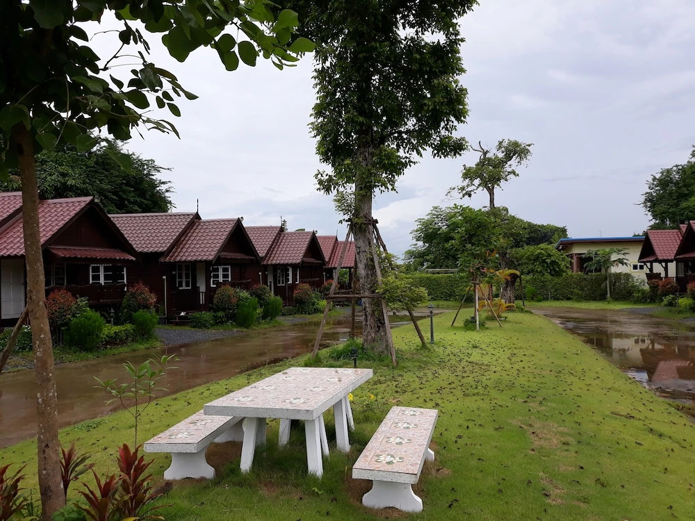 Tawan Shine parkview Resort