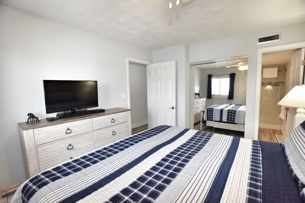 0903 Waters Edge Resort 1 Bedroom Condo by Redawning