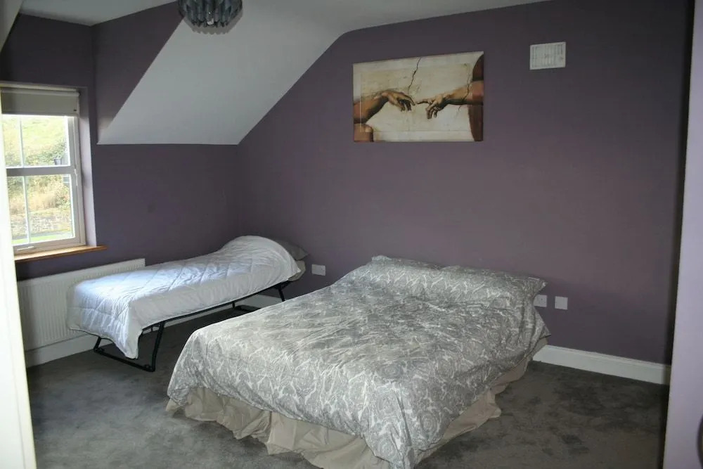 Lios Mór - 5 bed self catering house