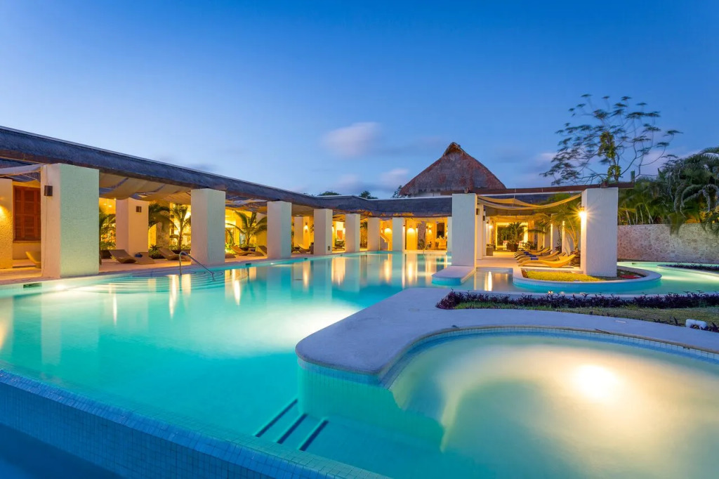 TRS Yucatan Hotel