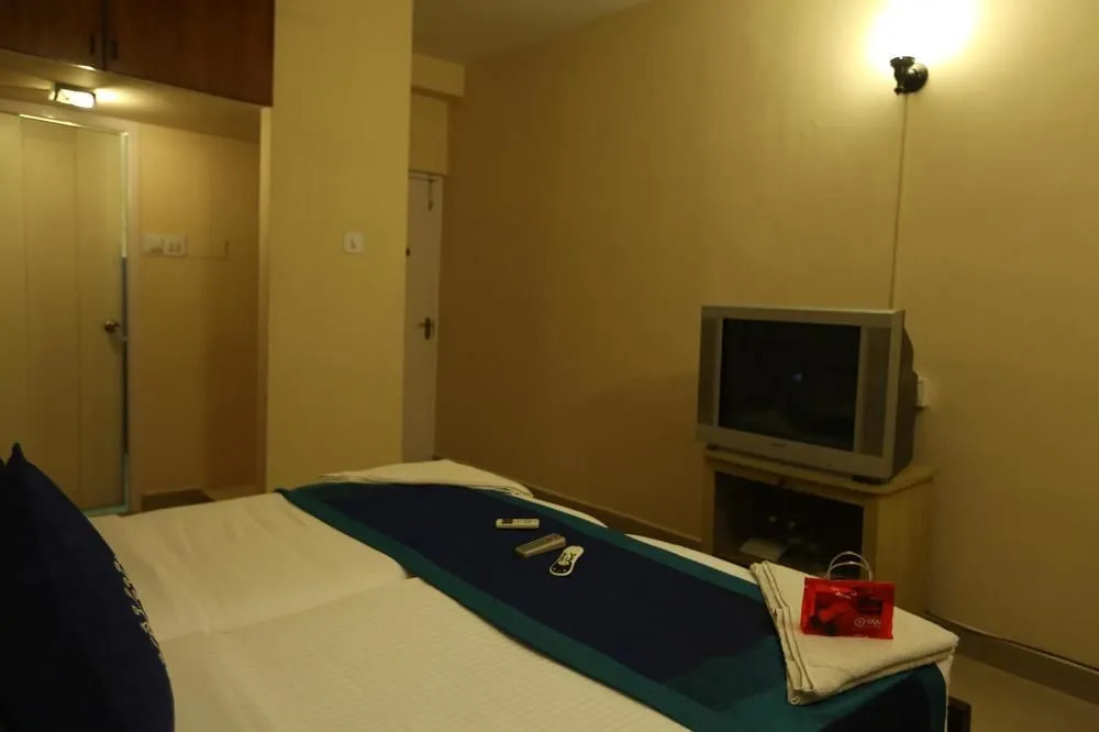 OYO 847 Apartment Convastay