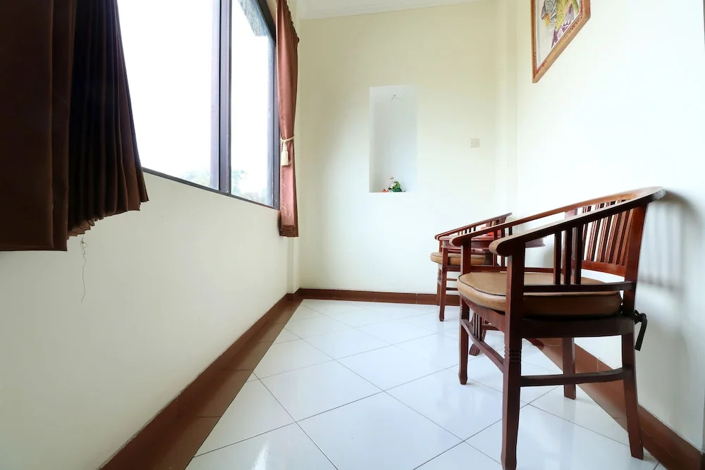 OYO 1166 Hotel Melati 2