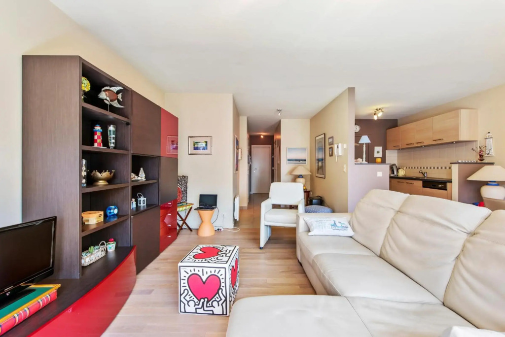 Bright apartment with 2 terraces in De Panne