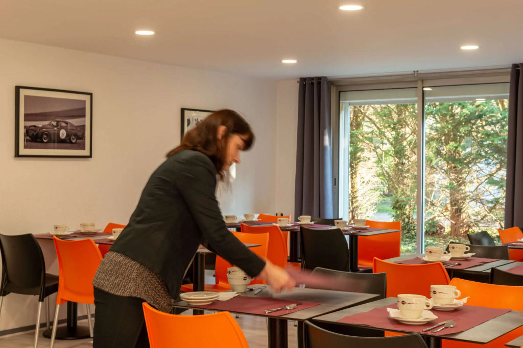 Hotel The Originals Bernay Acropole