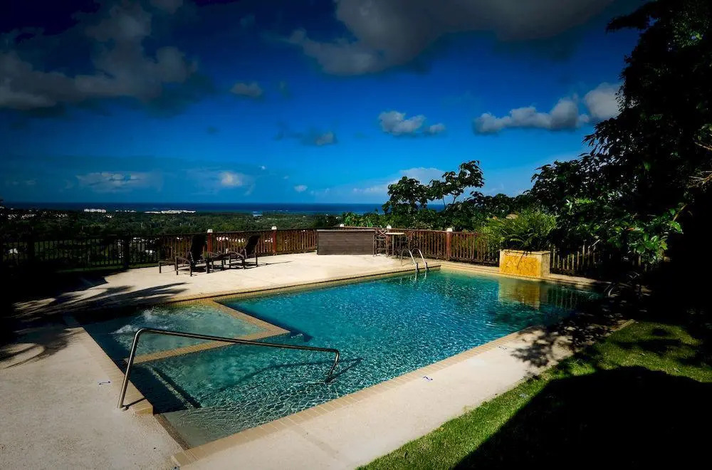 Rainforest & Ocean View Inn At Carabali