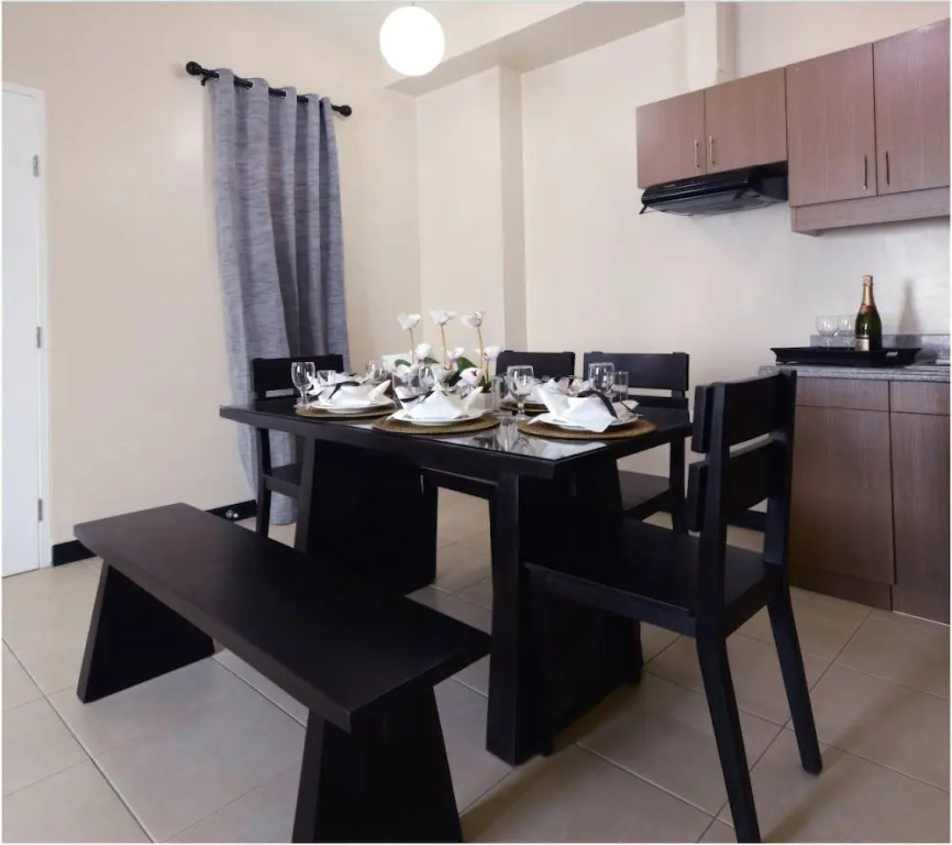 Home Edge Accommodations @ Tivoli Garden Residences