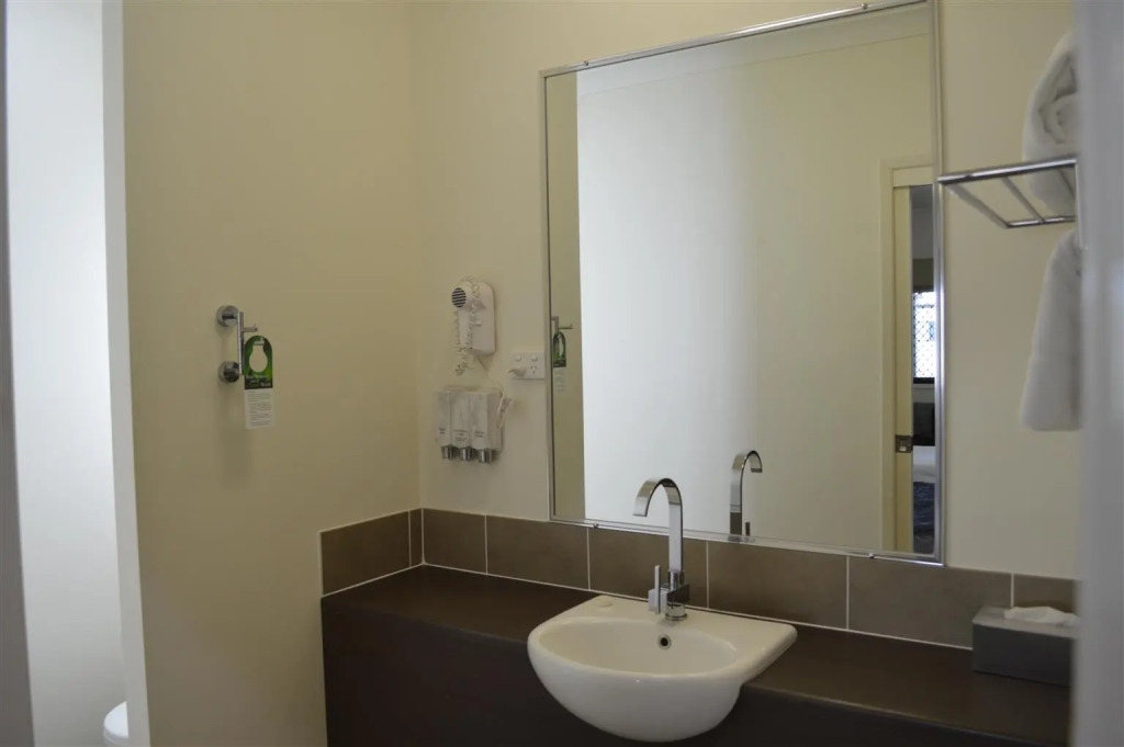 Injune Motor Inn