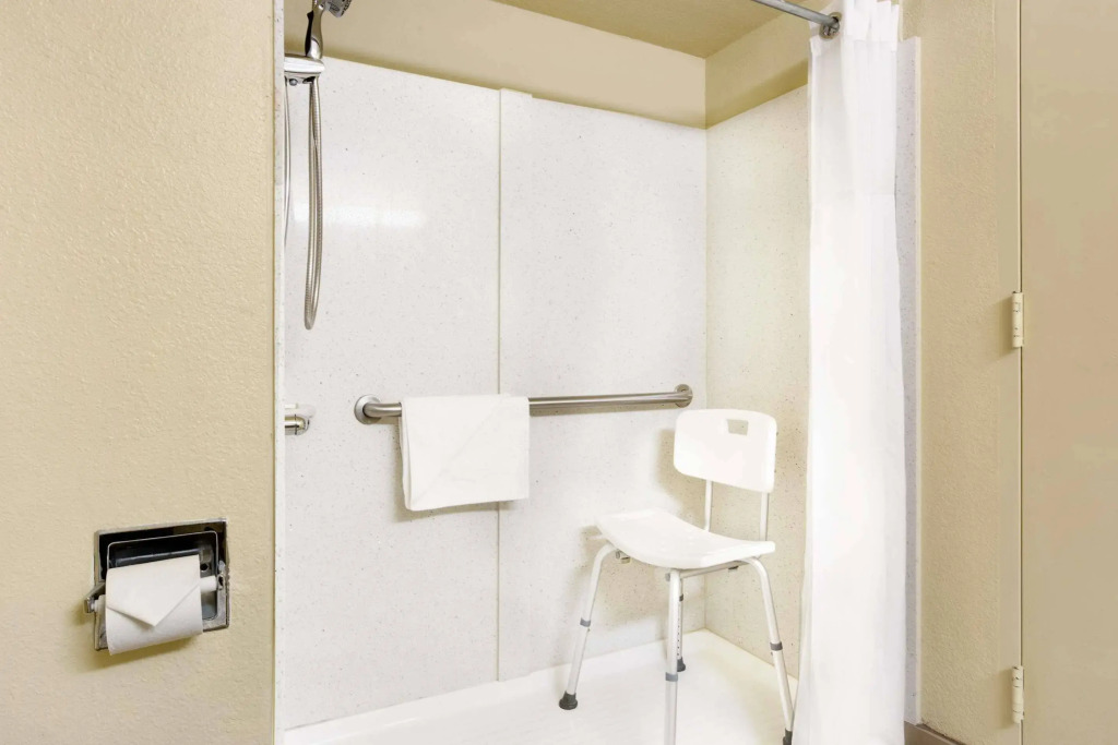 Отель Four Points by Sheraton Charlotte Airport