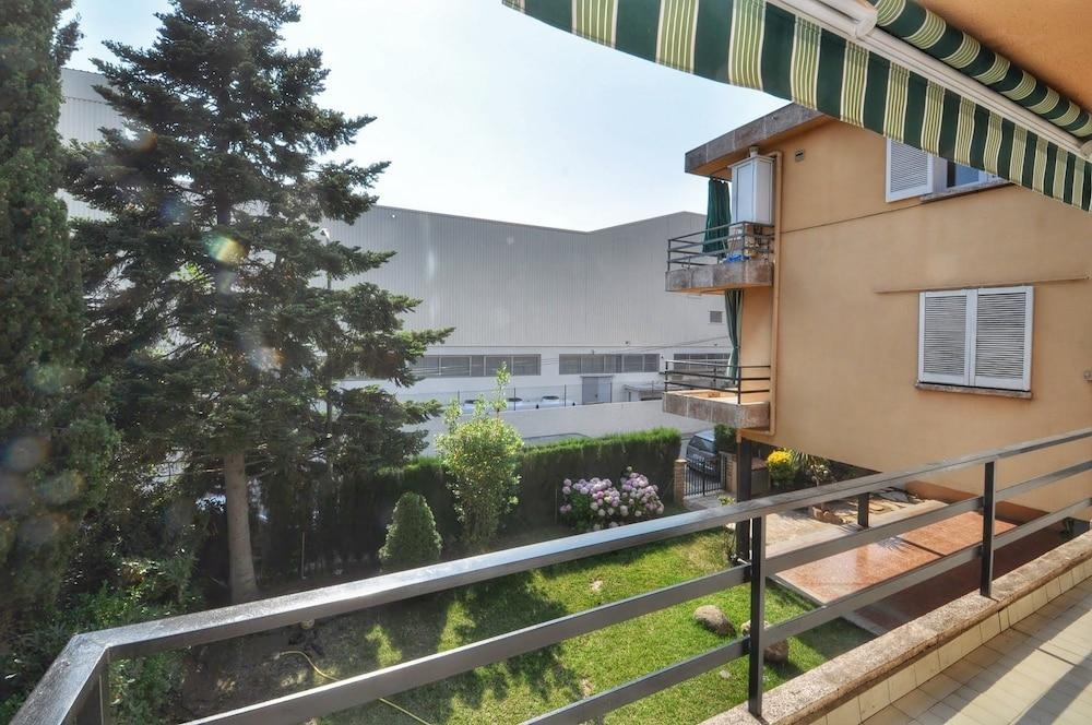 Big Apartment Caprabo