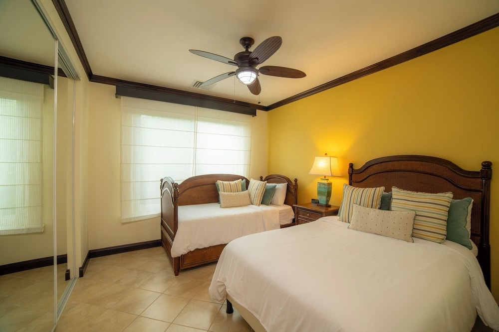 Altavista 5D 3 bdr Ocean View in Los Sueno