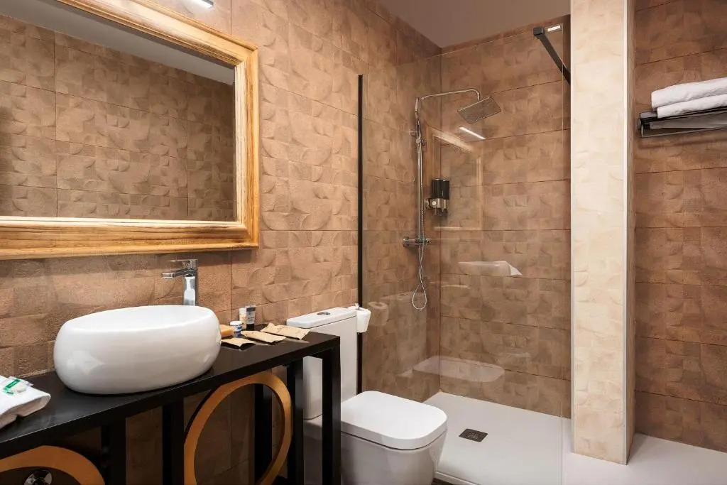 SUITE 1907 AVILES