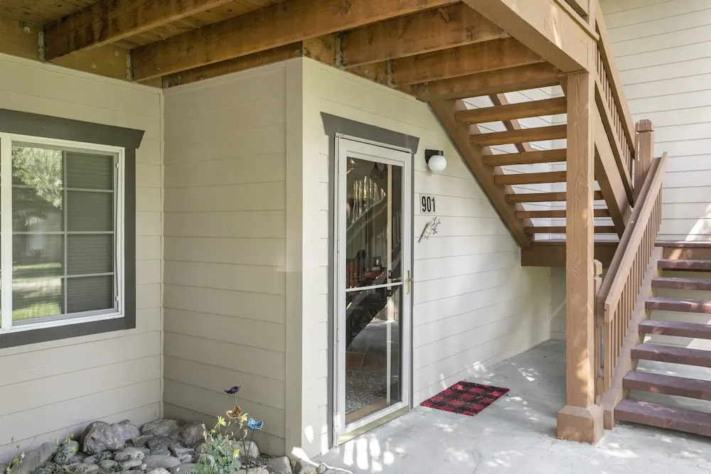 901 Crazy Horse Circle 2 Bedroom Condo by RedAwning