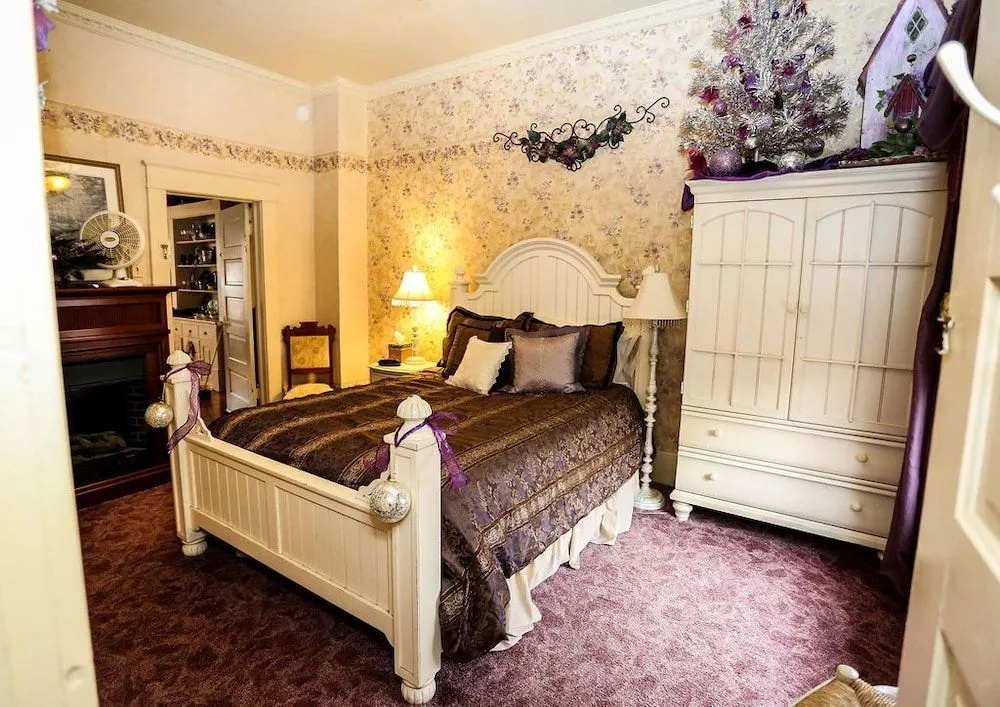 3rd Street Nest Bed & Breakfast