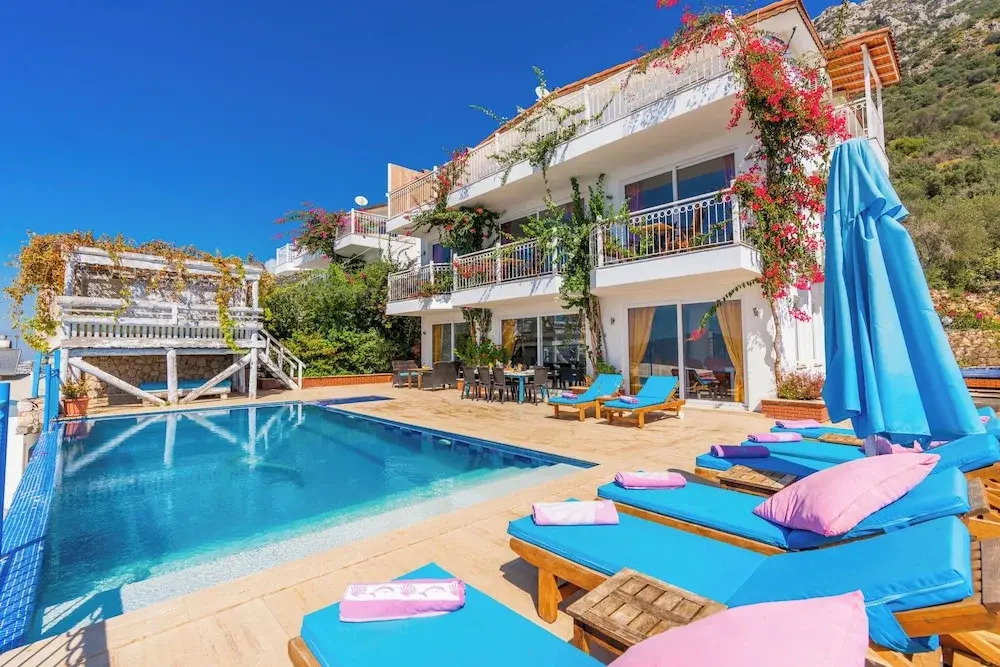 Villa Fuchsia 4-bedroom Retreat With Private Pool and Breathtaking View