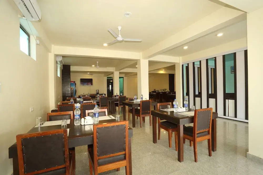 Capital O 629 Grand Cosmo Lumbini Hotel