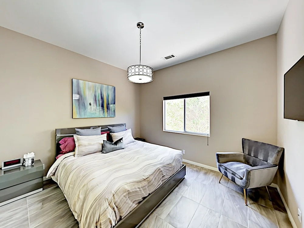 74141 Palm Desert - 4 Br Home