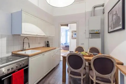 The Paul Loft, big 3 Bed room apartment, 120 m2, group & family friendly, Prenzlauer Berg, ideal for 4 - 8 Guests