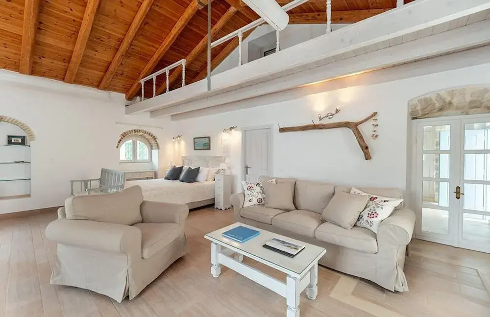 The Harbour House - Waterfront 1 Bedroom Suite