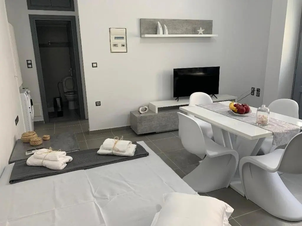 Thania's House ,4 minutes from the center of Hermoulis