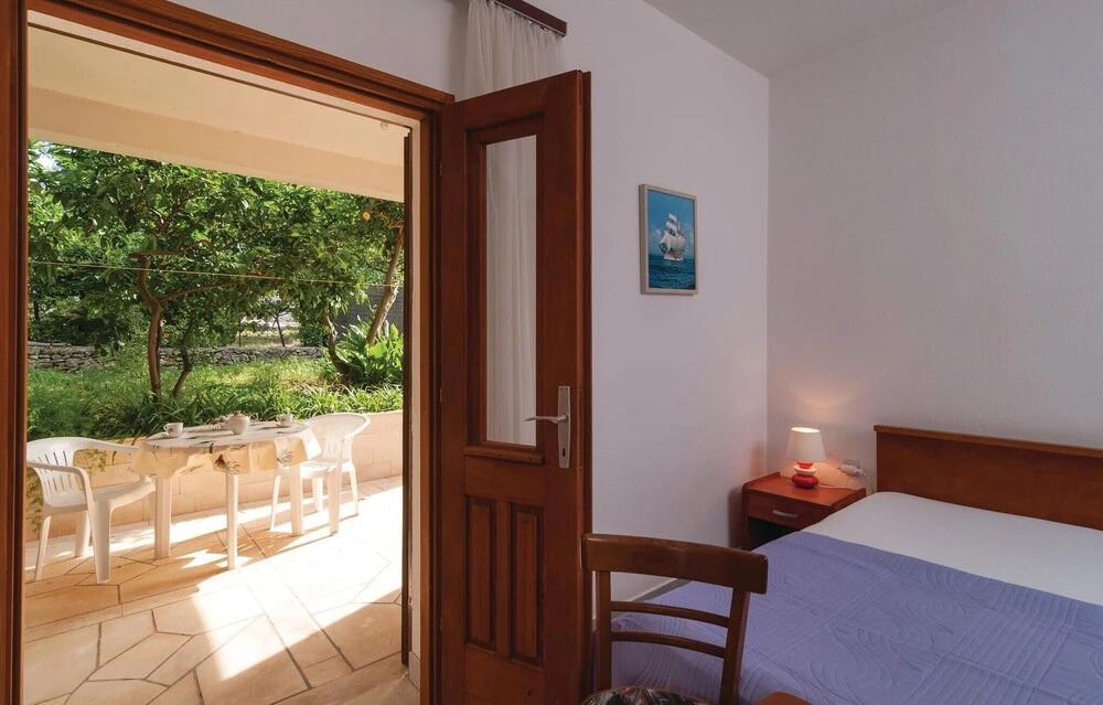Amazing Apartment in Supetar With 1 Bedrooms and Wifi