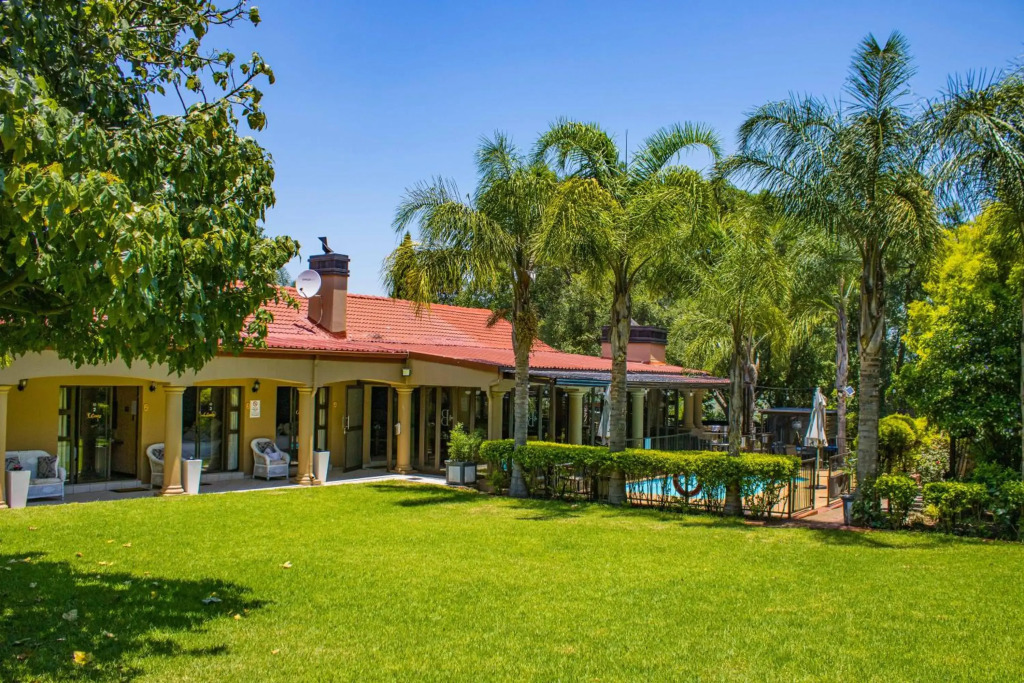 Hutten Heights Lodge by Ilawu