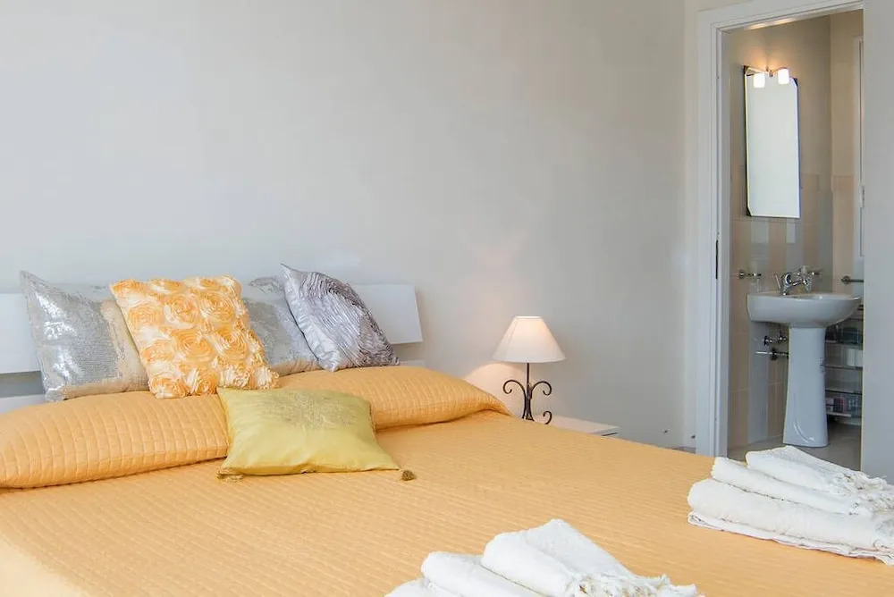 Holiday Villa White