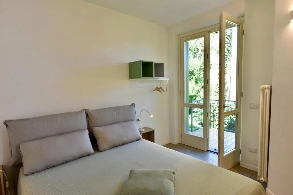Italian Vacation Homes - La Petite Maison du Lac