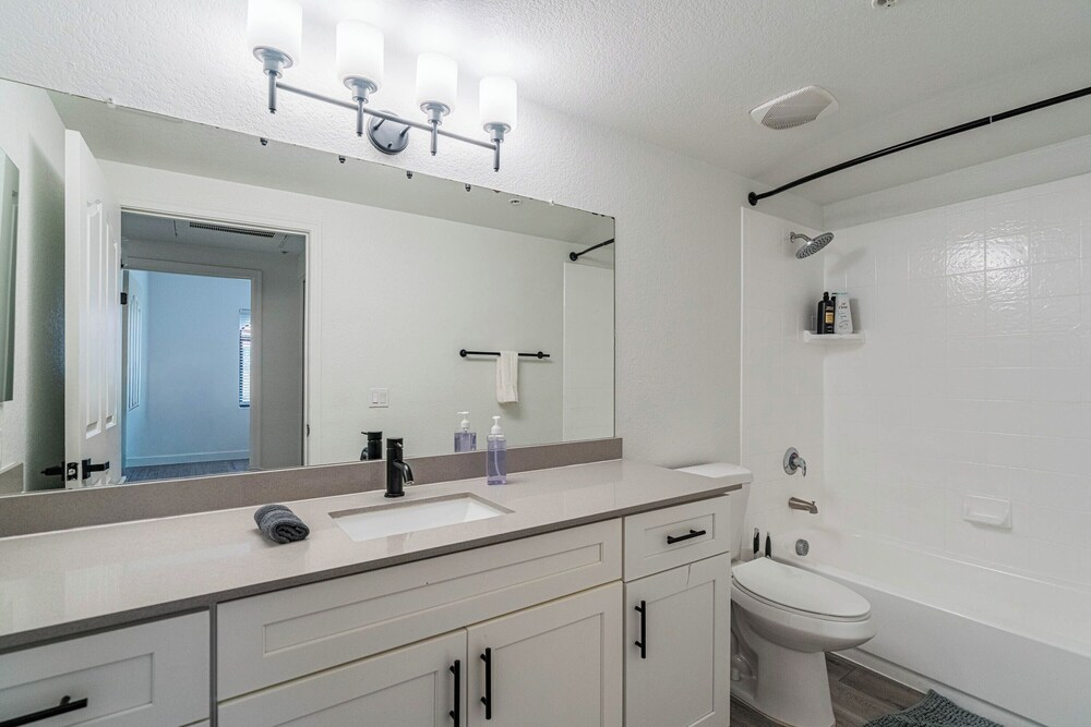 Upscale Stay w Heated Pool 8mins to ASU