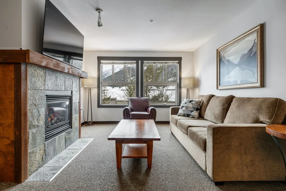 SPACIOUS Studio | Ski In/Out | Pool & Hot Tubs | in the Heart of PANORAMA RESORT