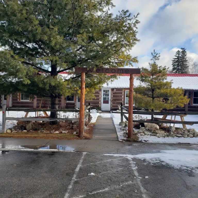 Birchwood Motel