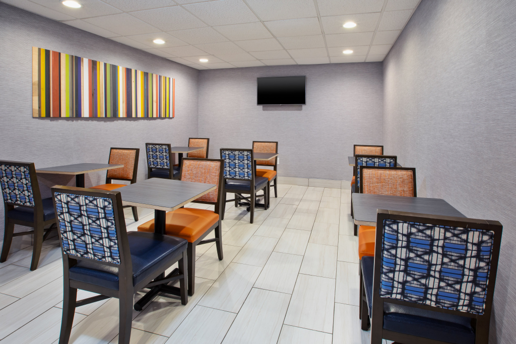 Holiday Inn Express & Suites I-26 & Us 29 At Westgate Mall by IHG