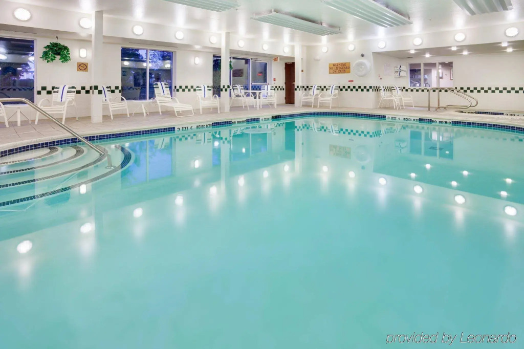 Holiday Inn Express Rochester NE- Irondequoit by IHG