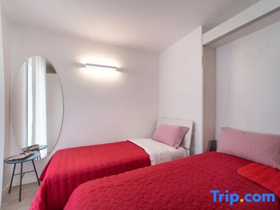 Prestigious Apartment with Exclusive Garden