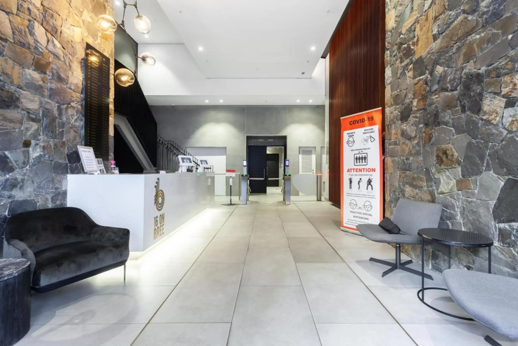 Luxury 16 on Bree Apartments