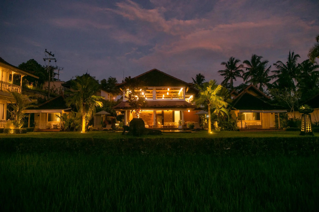 B Saya Villas