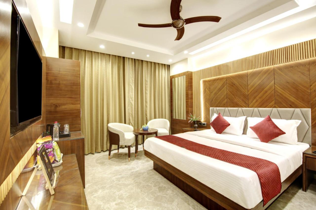 OYO 11325 Hotel Superb
