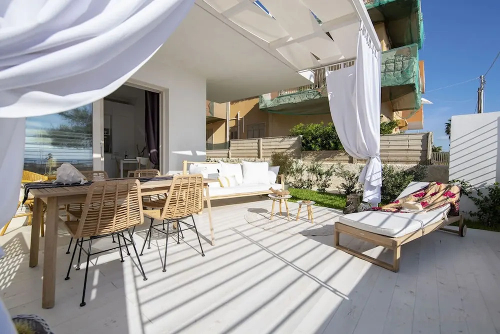 Vera's White Pearl Apartment