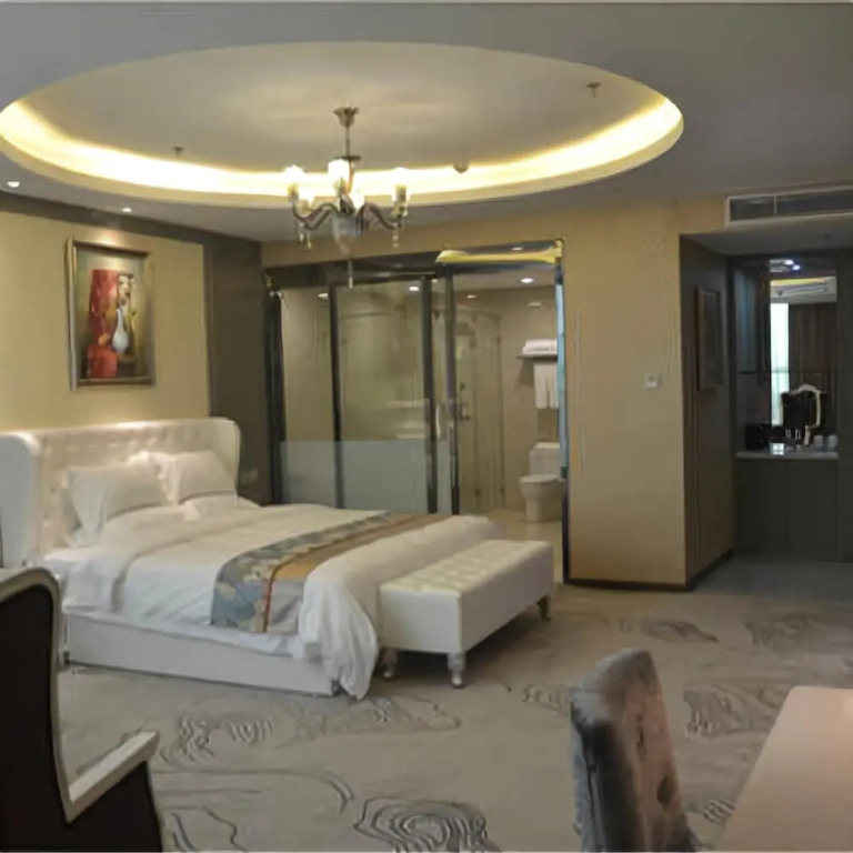 Golden Leaf Hotel