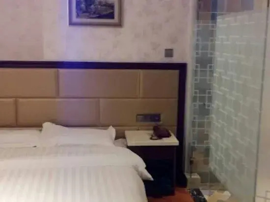 Tianfu Hotel (Yichun Lindu Wood Sculpture Park)