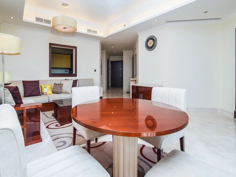 OYO 603 Home Taj Grandeur 2br