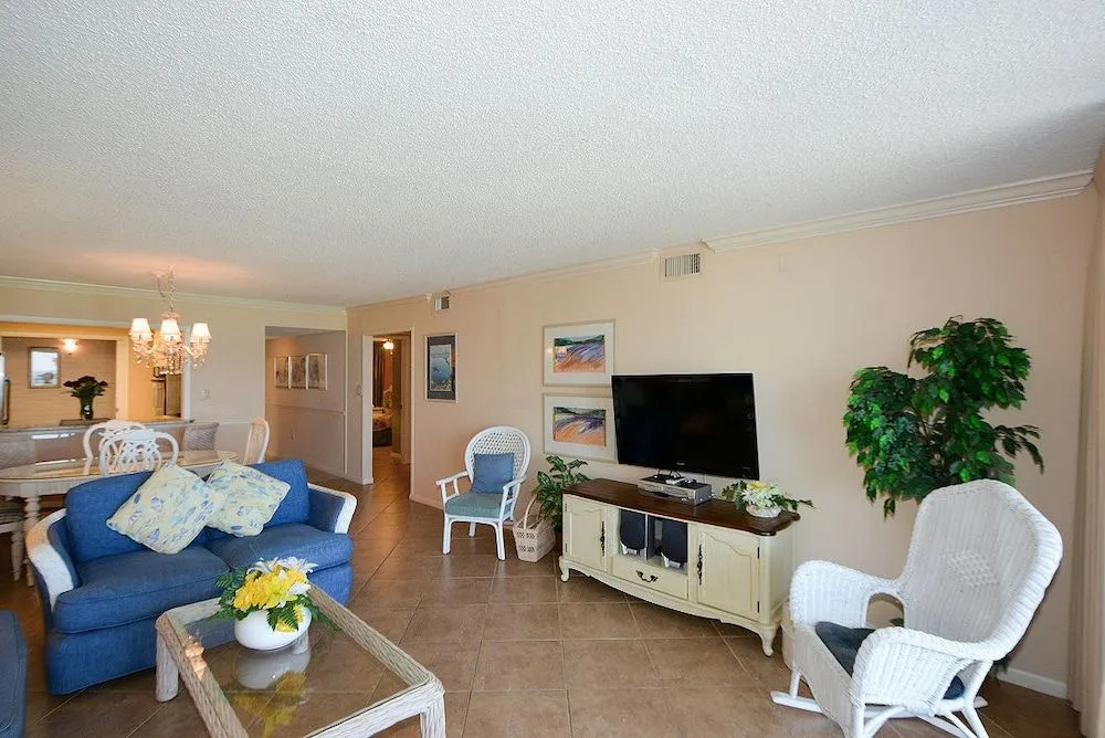 Shoreline 3114 Condo