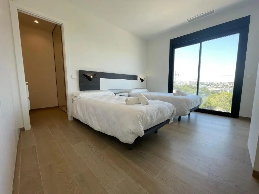 New Luxury Apartment in Las Colinas with communal pool LC2