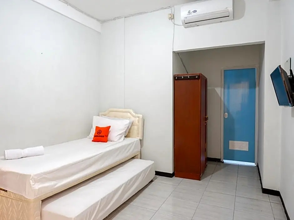 KoolKost Syariah near RSUP Dr Kariadi Semarang Minimum Stay 6 nights
