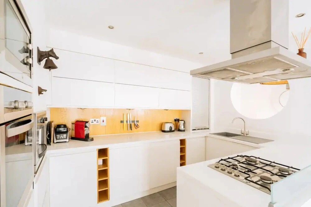 Stunning 3 Bedroom House in Dublin With Courtyard