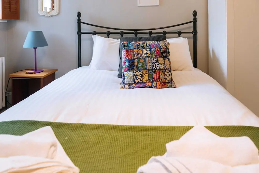 Inviting 1BD Flat - 20 Mins to Brighton Beach!