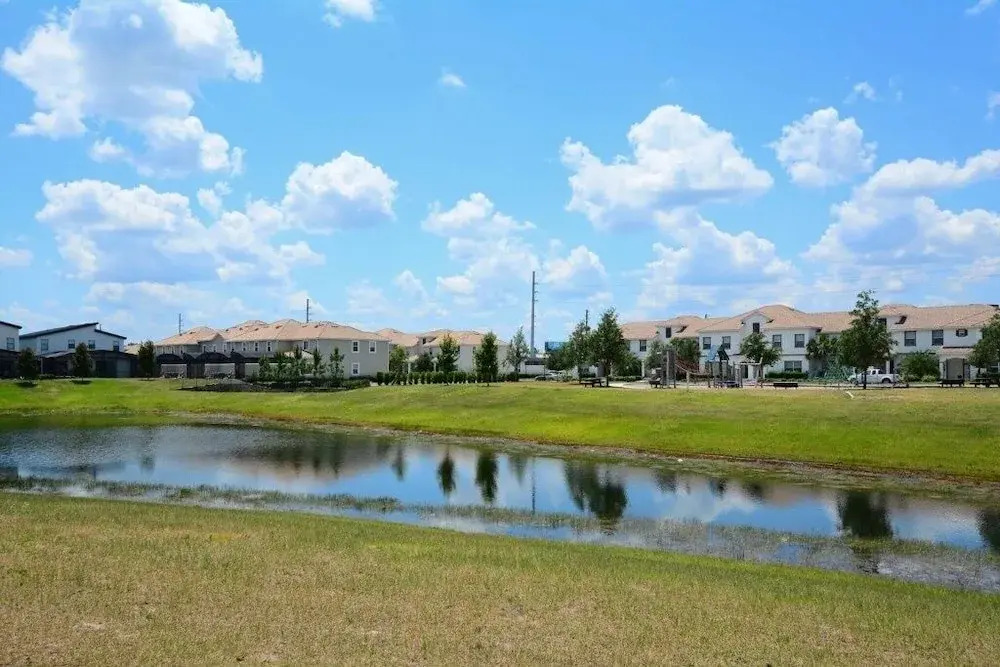 Modern Decor, Waterview W/splashpool, Bbq-1636str 4 Bedroom Townhouse by RedAwning