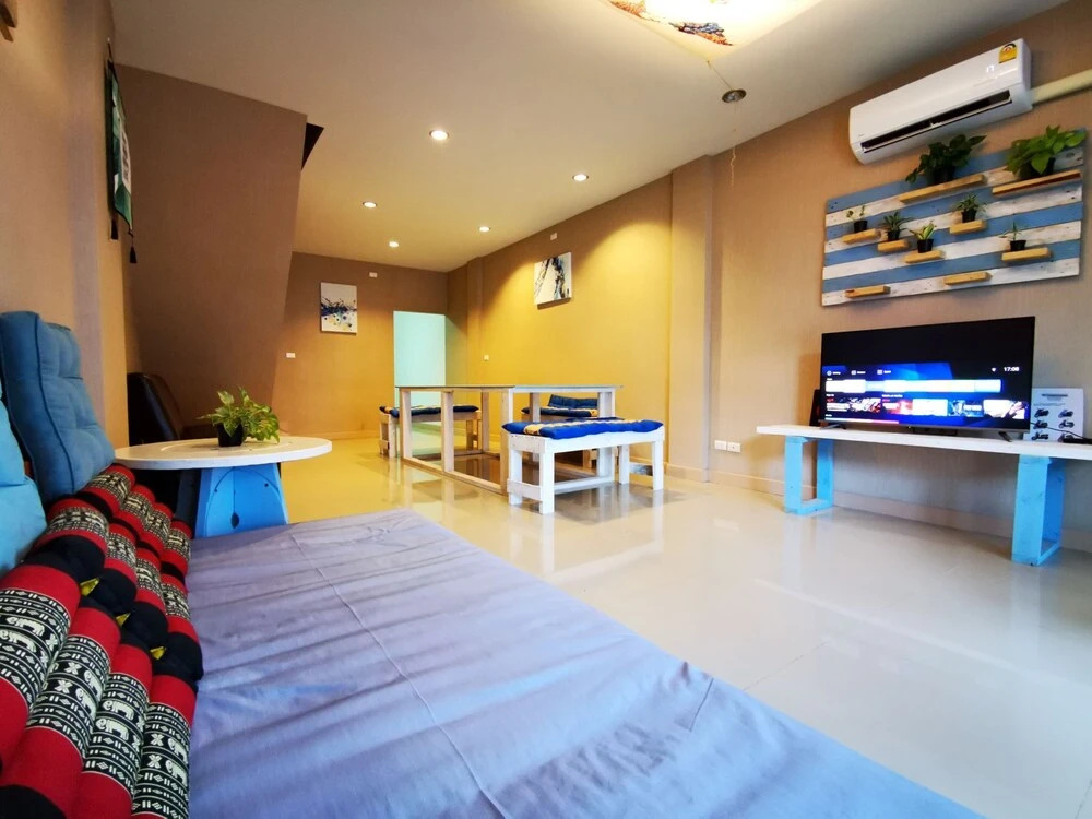 1314a Homesat Night Market Near Airport Old City Free Pick up for 3 Days