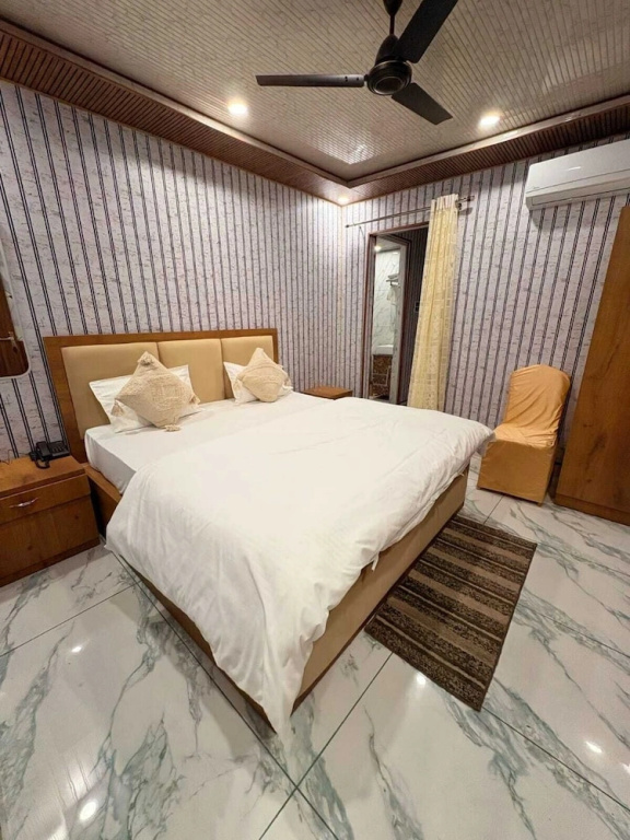 Hotel The Royal Knot