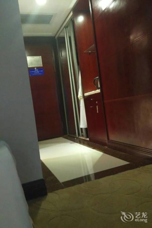 Gaoxiong Hotel
